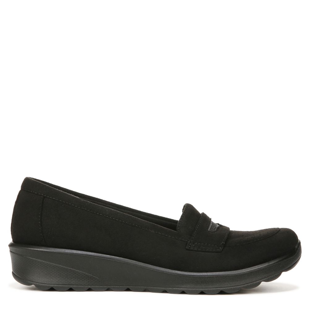 Bzees Womens Gamma Loafer