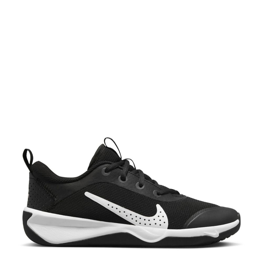 Nike Boys Big Kid Omni Multi-Court Basketball Shoe