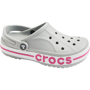 svetle-sede-sandaly-crocs