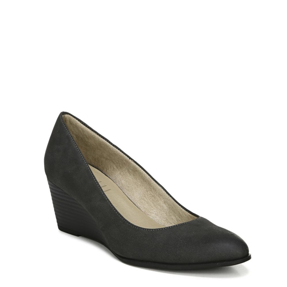 naturalizer women's pumps