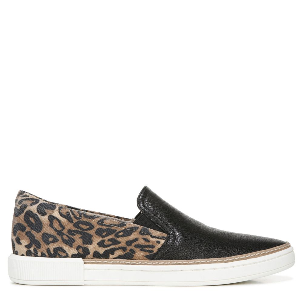 naturalizer zola slip on sneaker