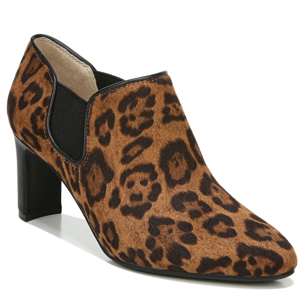 lifestride leopard pumps