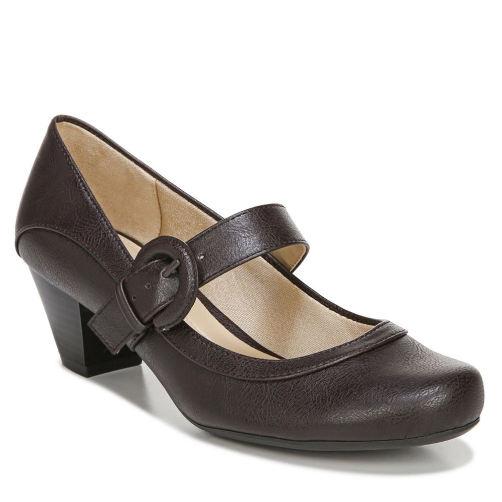 dark brown pump