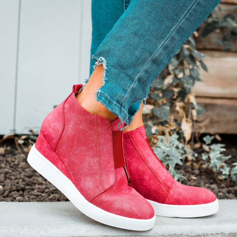 WOMENS CLARA WEDGE SNEAKER