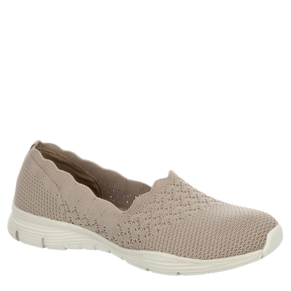 Skechers store seager stat