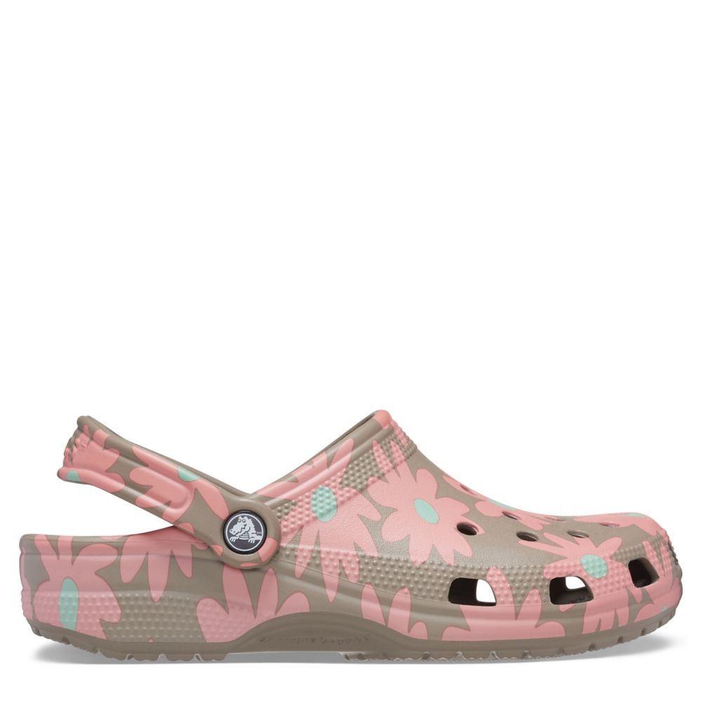 Womens pink shop camo crocs