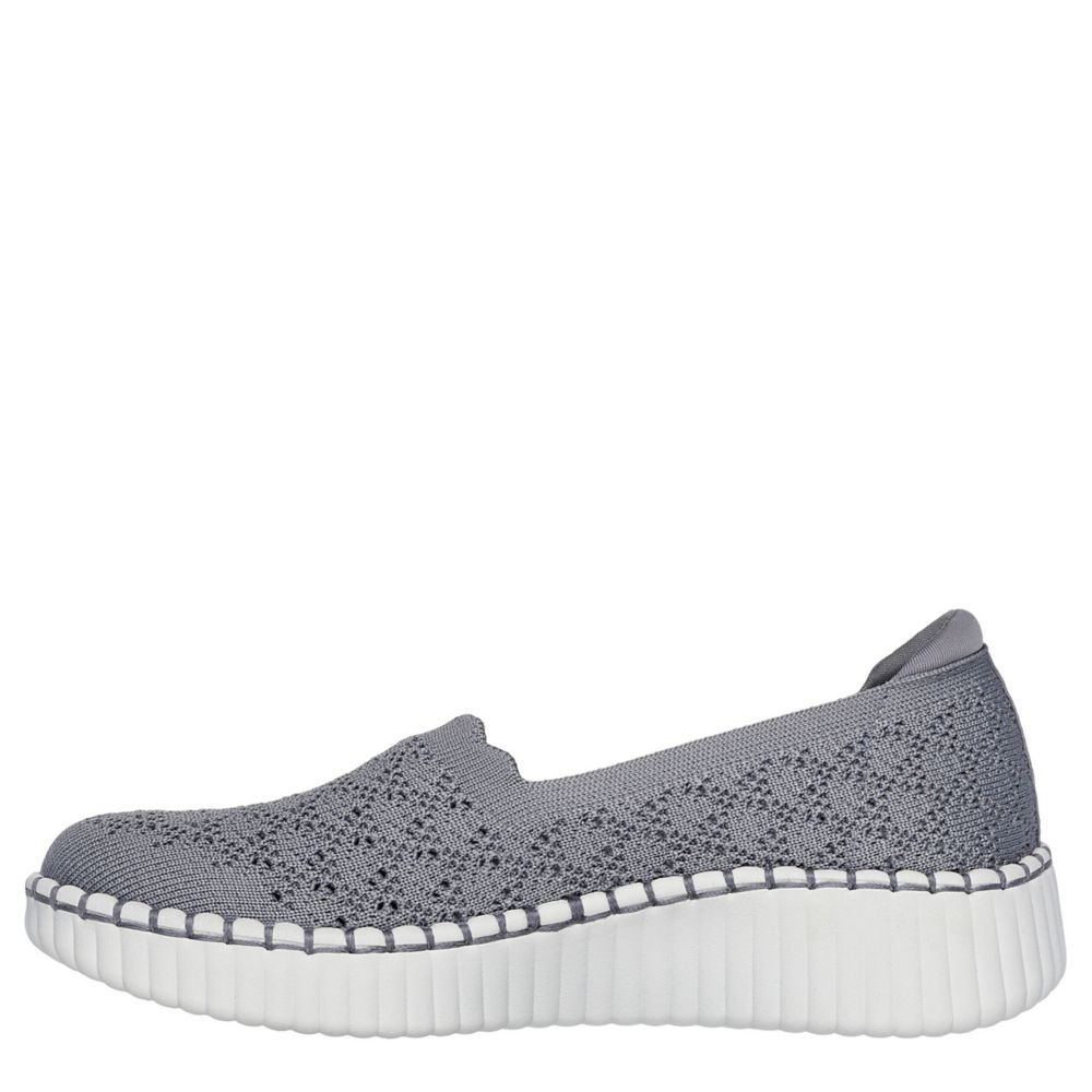 Skechers Womens Wilshire Blvd Slip On Sneaker