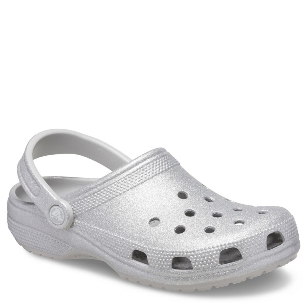 Crocs rack hot sale room shoes