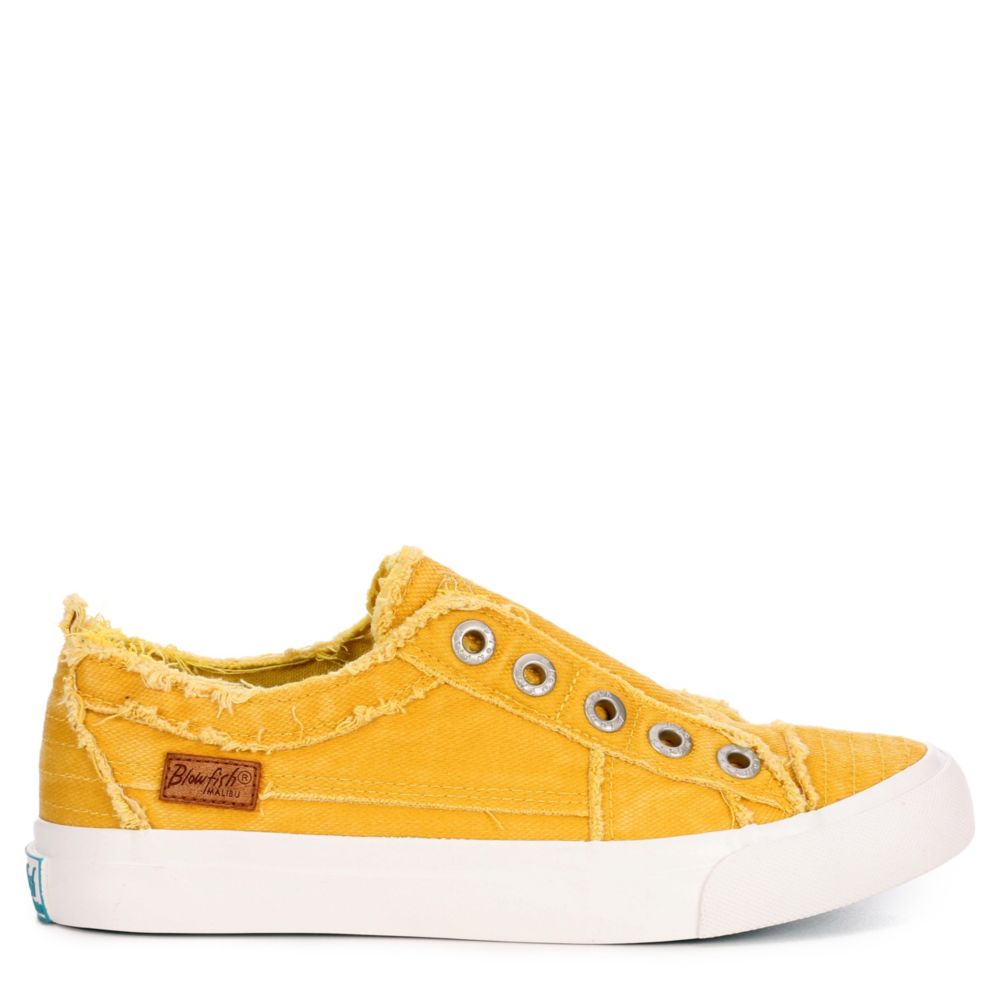 mustard tennis shoes