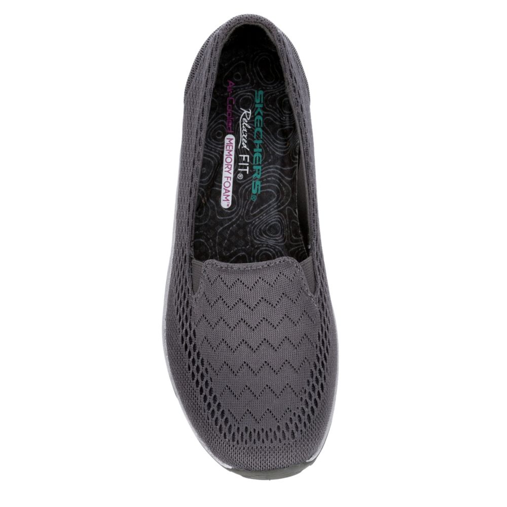 skechers relaxed fit reggae fest willows slip on