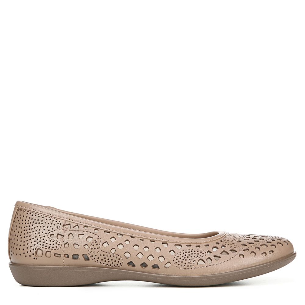 naturalizer felicite flat