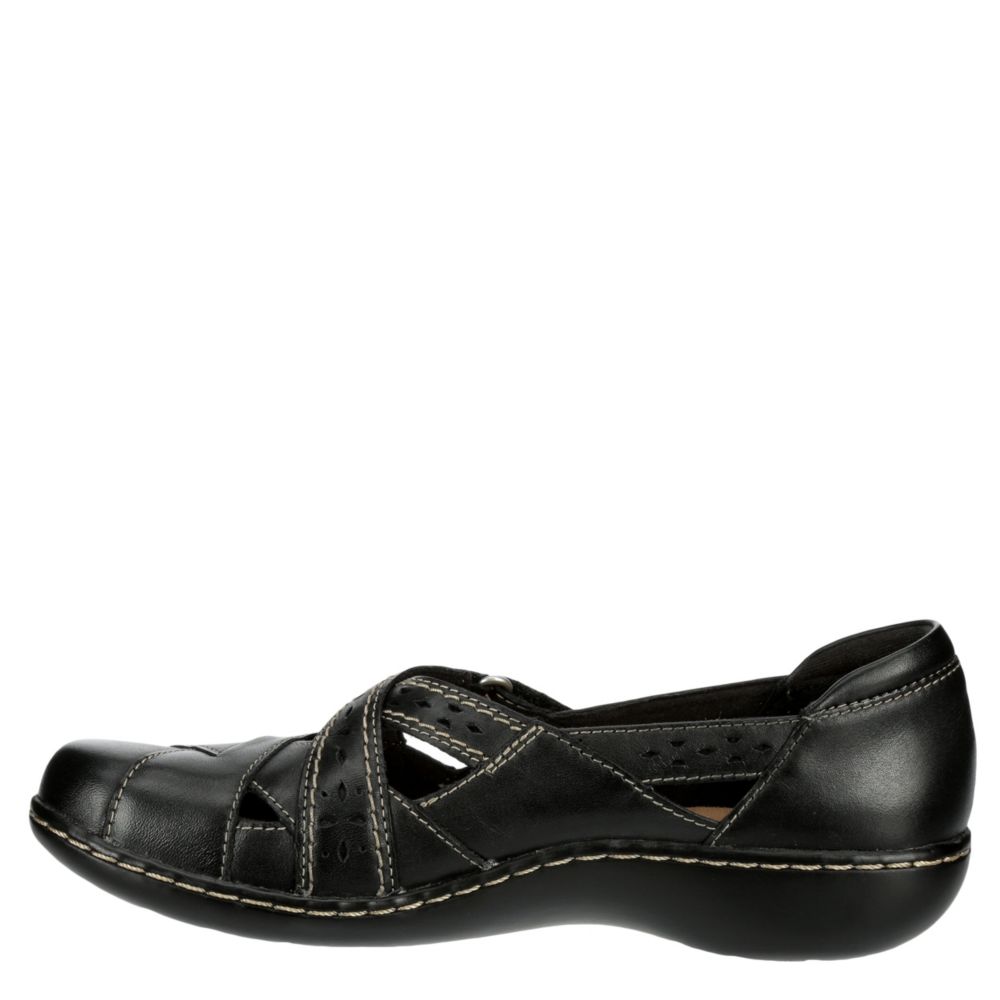 clarks flat black shoes