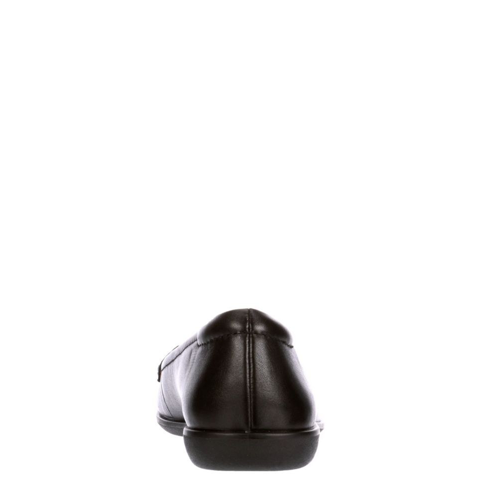 naturalizer finley loafer