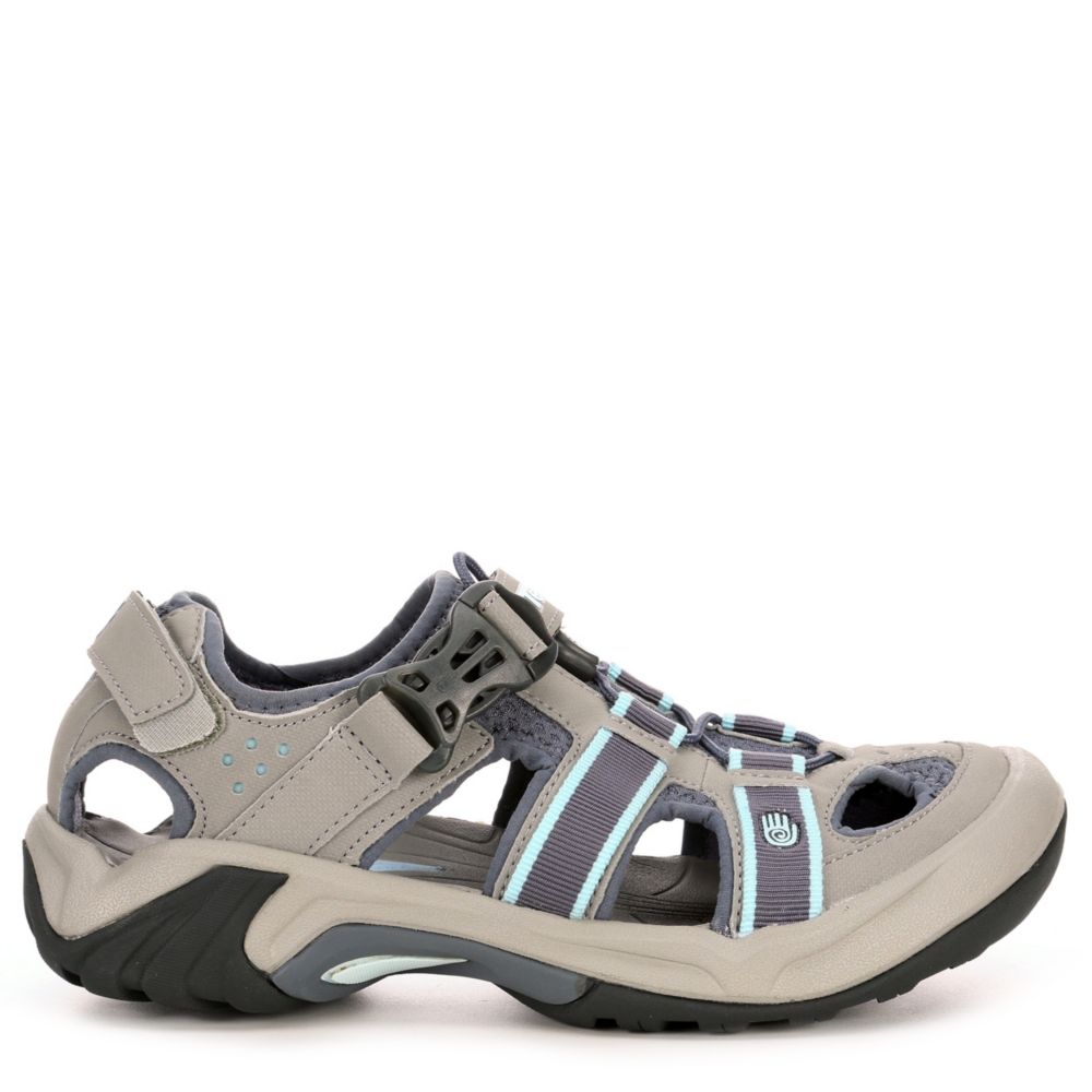 rack room shoes teva