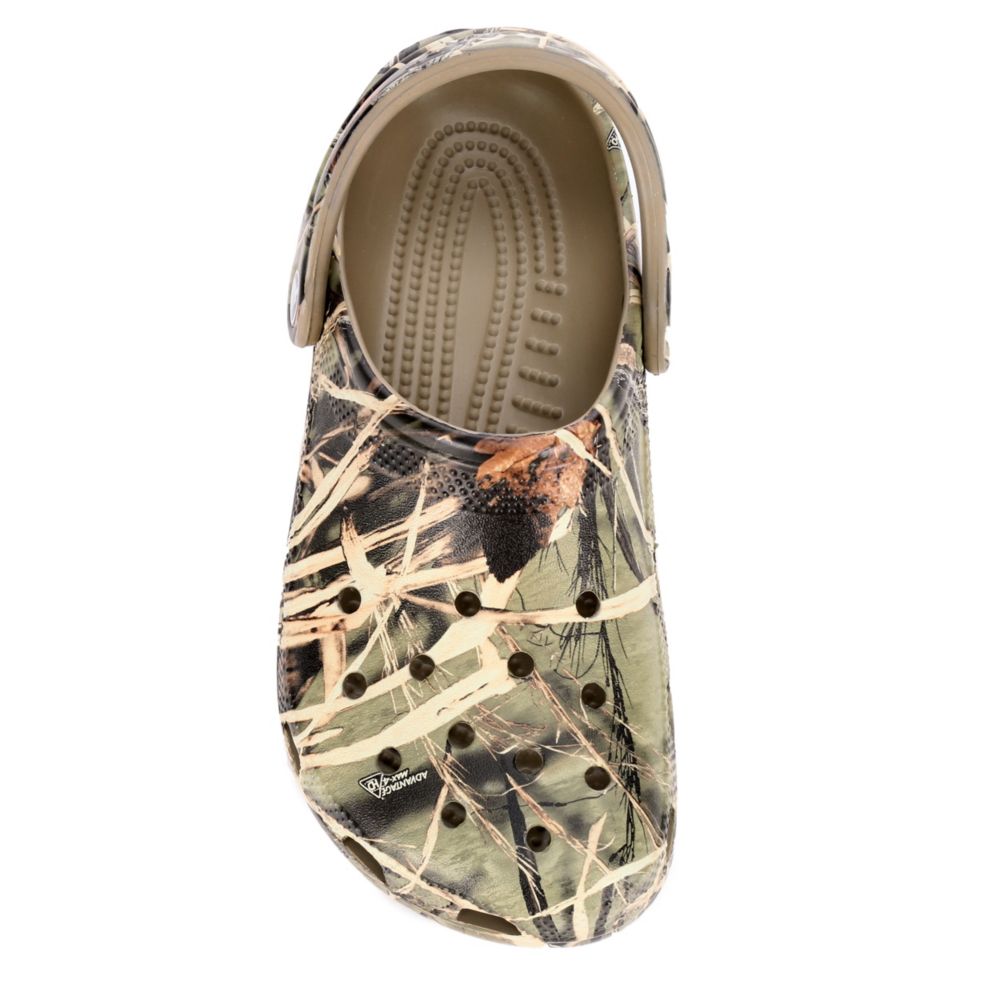 camo crocs womens