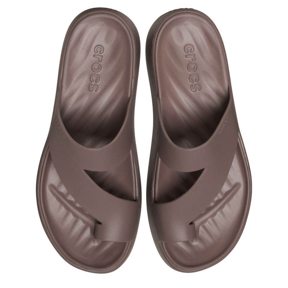 CROCS WOMENS GETAWAY PLATFORM TOE LOOP SANDAL - TAUPE