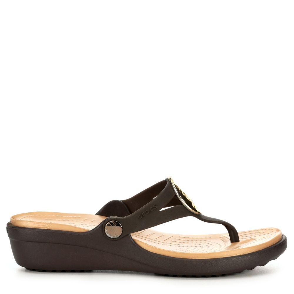 crocs sanrah hammered sandal