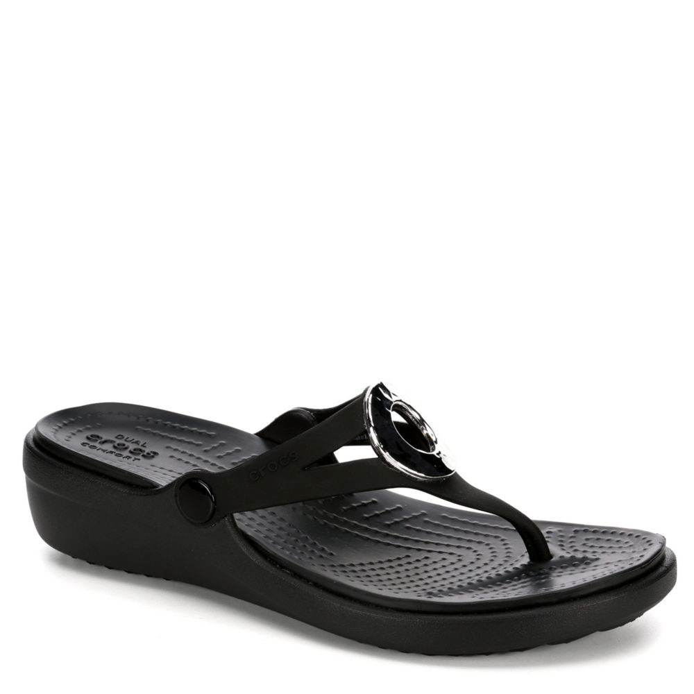 crocs sanrah hammered sandal