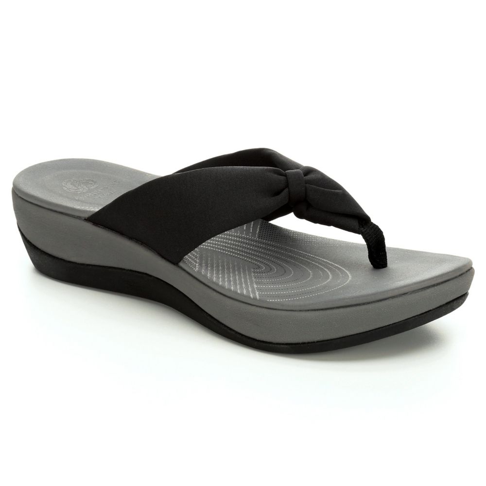 black clarks womens
