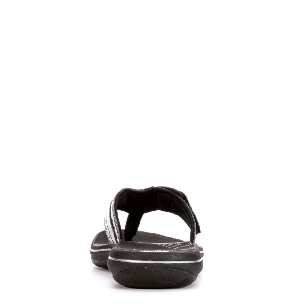 clarks black leather flip flops