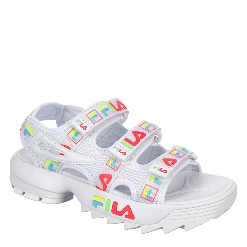 white fila flip flops