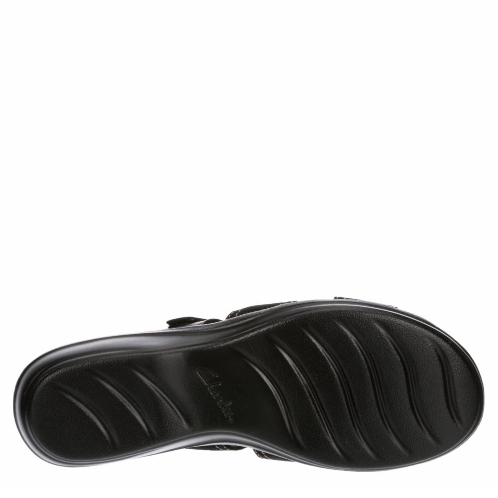 clarks women's in motion kick walking shoes