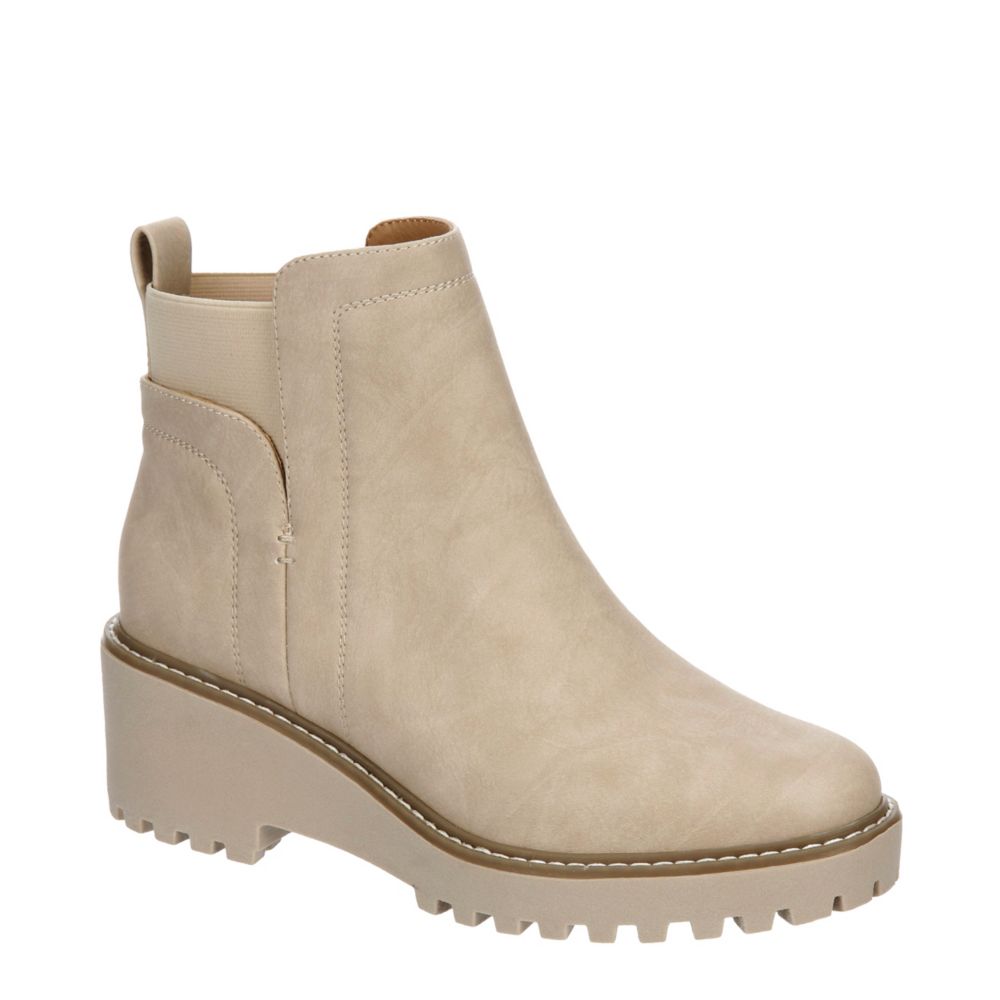 Dv store wedge booties