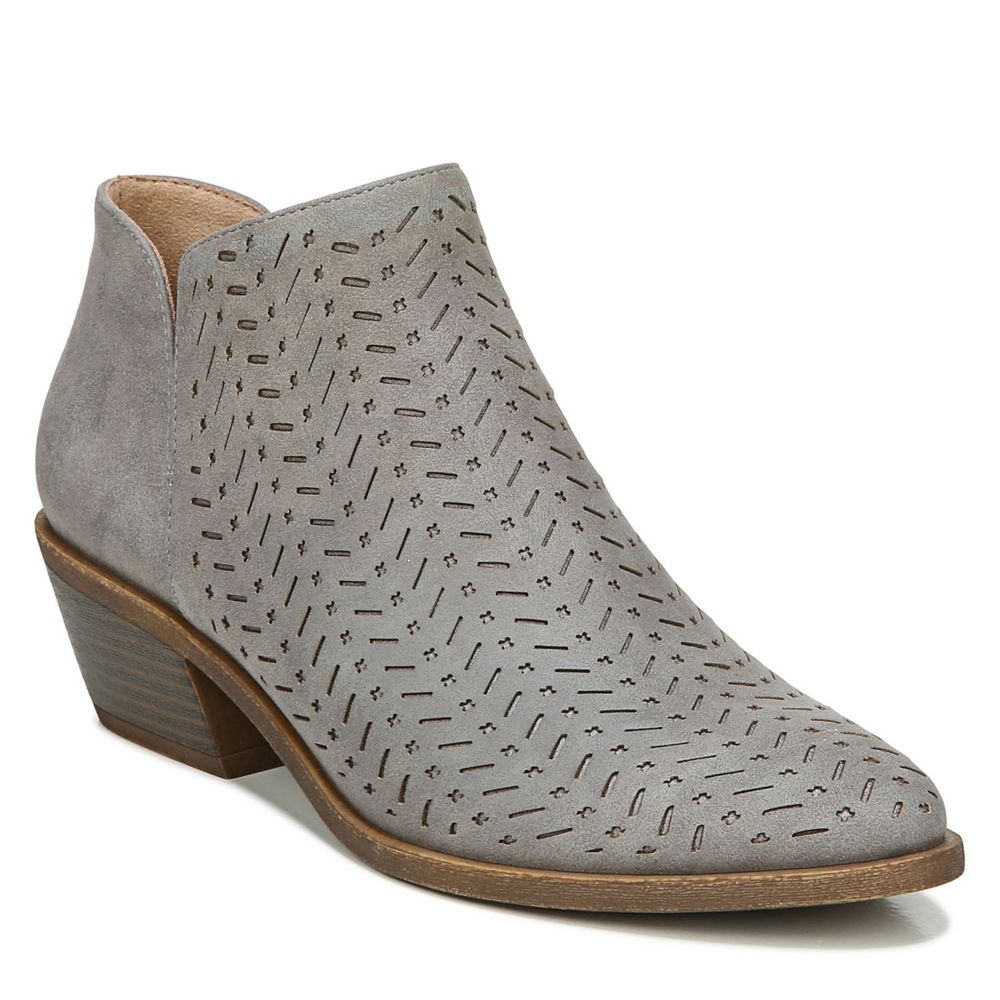 chacos rack room shoes