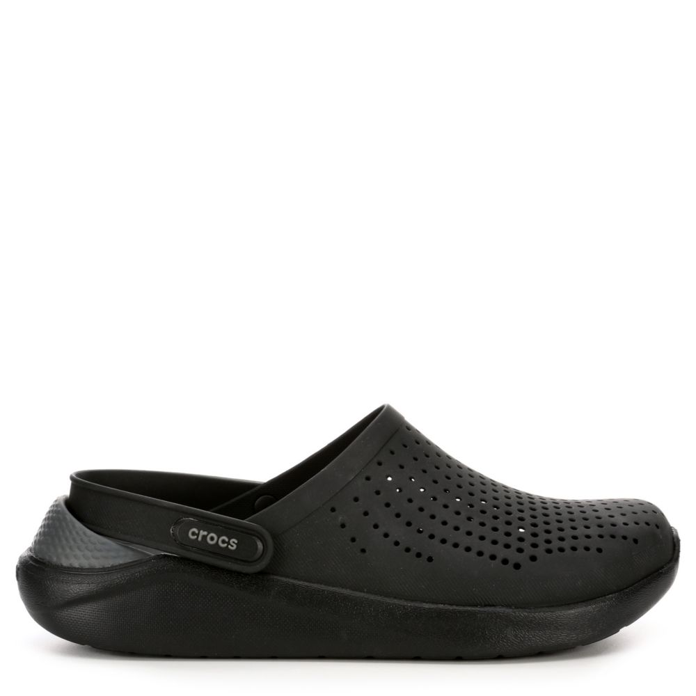 crocs men's slip on shoes