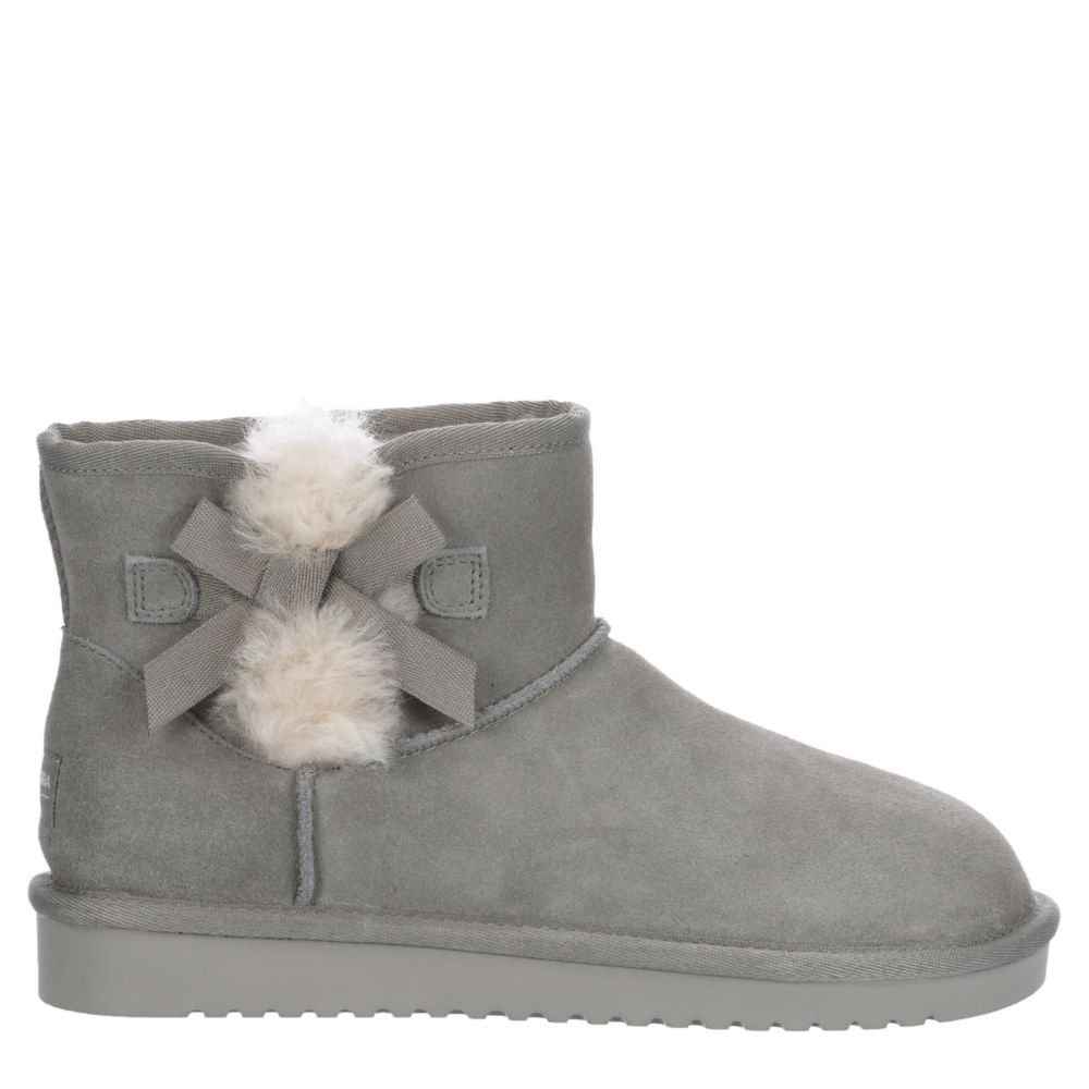 white ugg boots with fur
