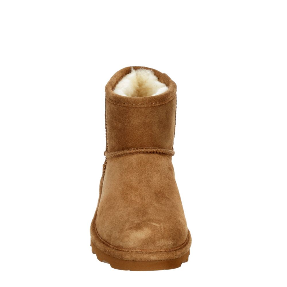 tan boots bearpaw