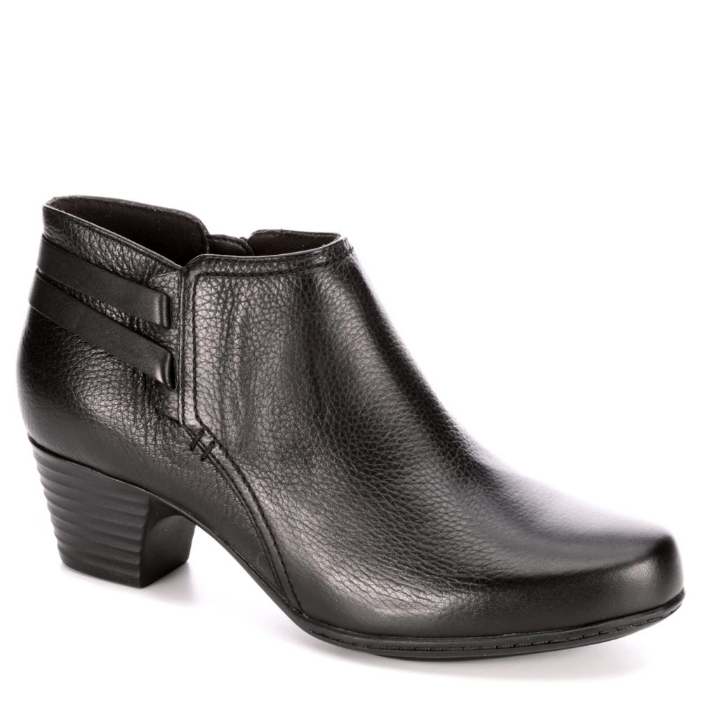 clarks womans boots