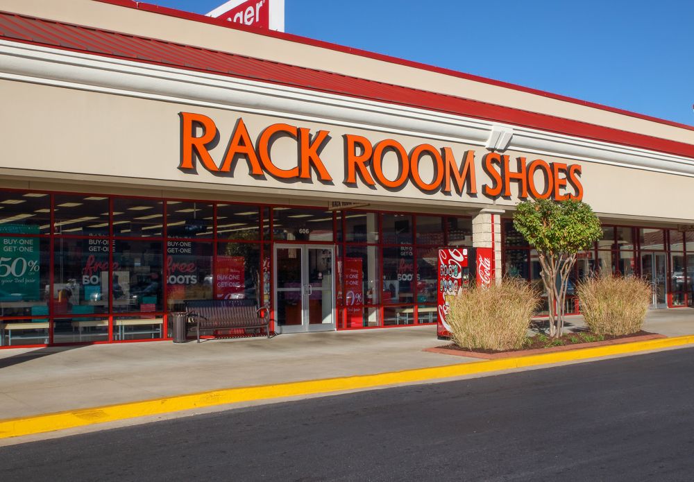 shoe stores in the tanger outlets