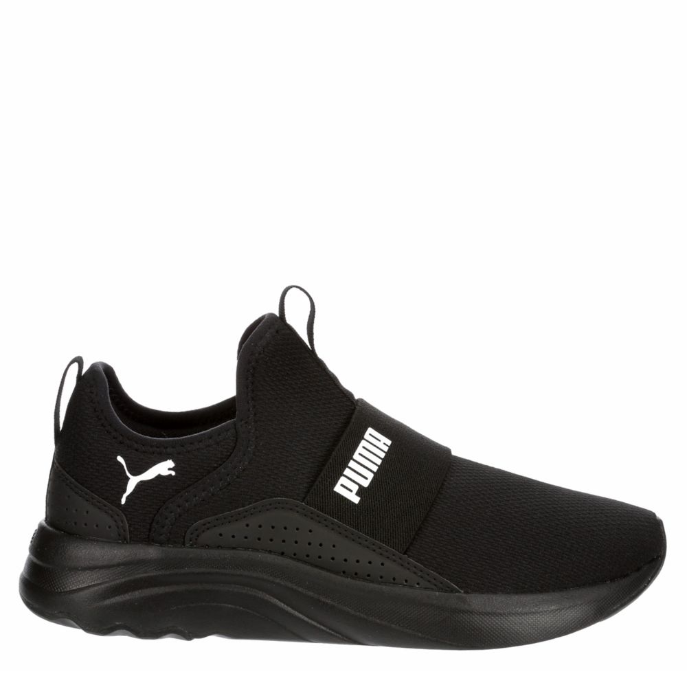 puma black sports shoes
