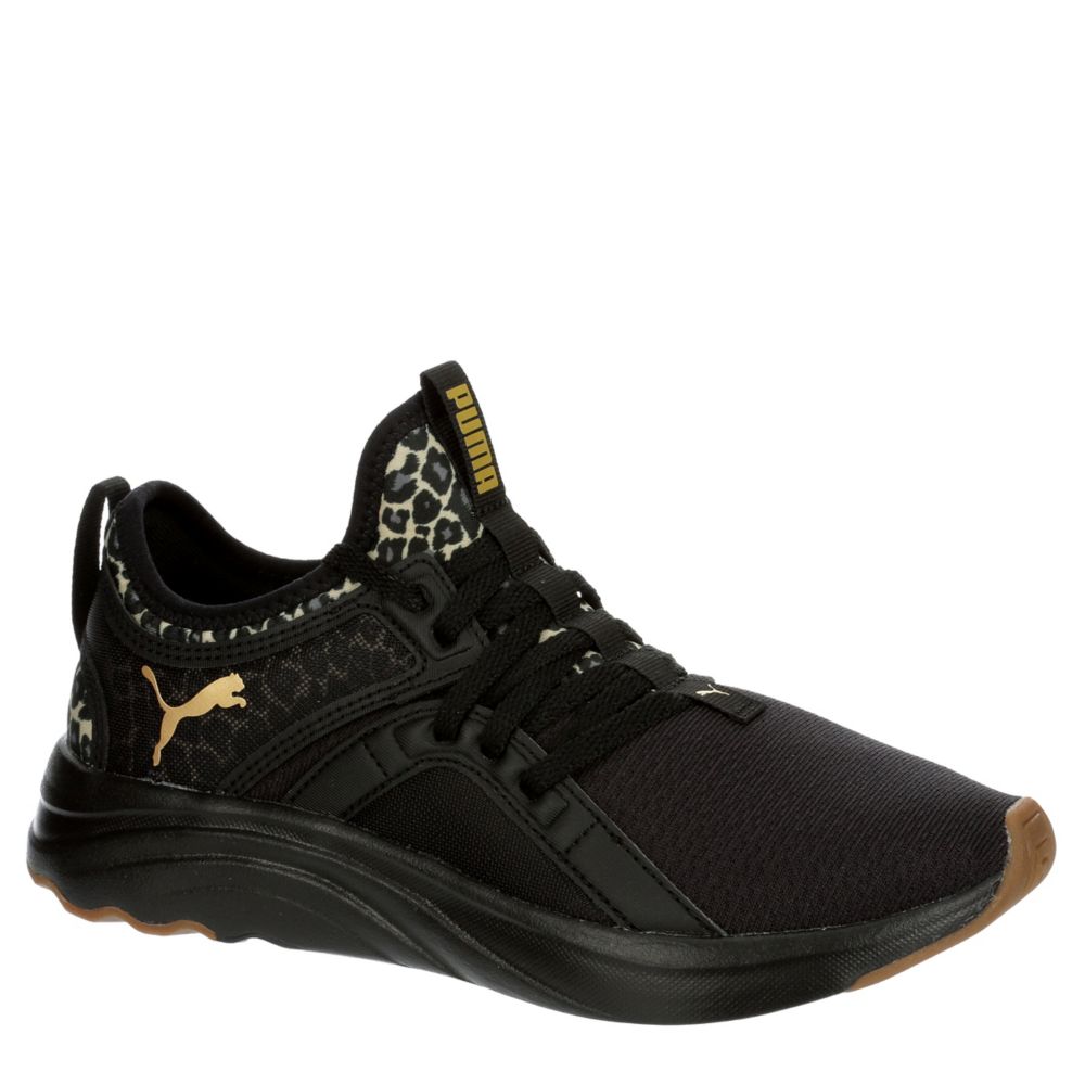 women's black pumas shoes