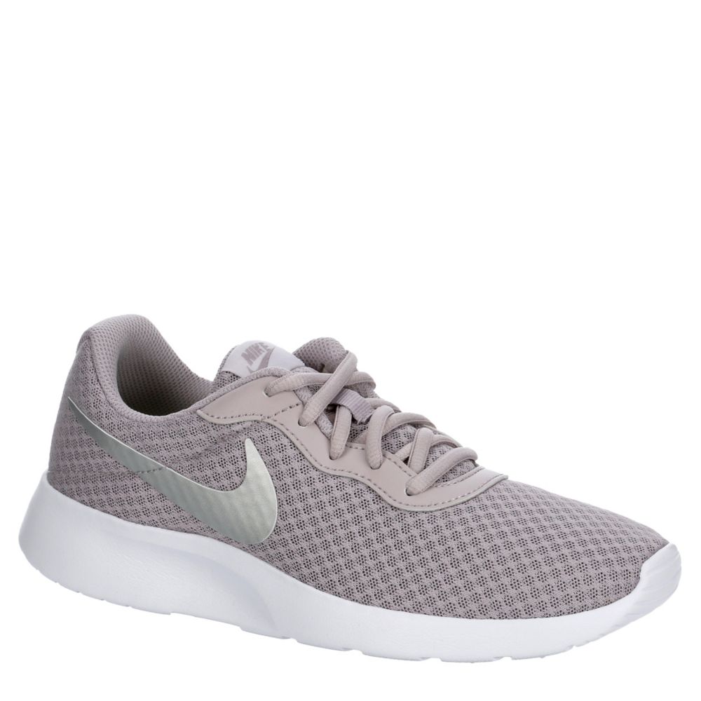 nike tanjun rack room