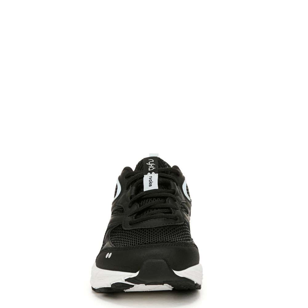 WOMENS INVOKE WALKING SHOE