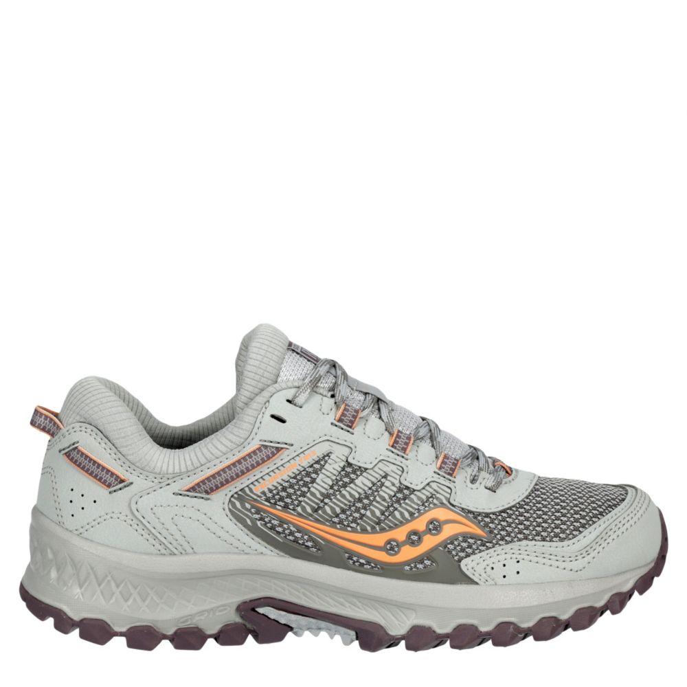 saucony non slip shoes