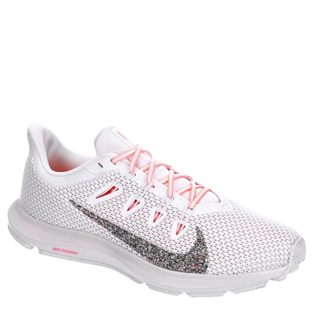 nike running quest 2 trainers in multi