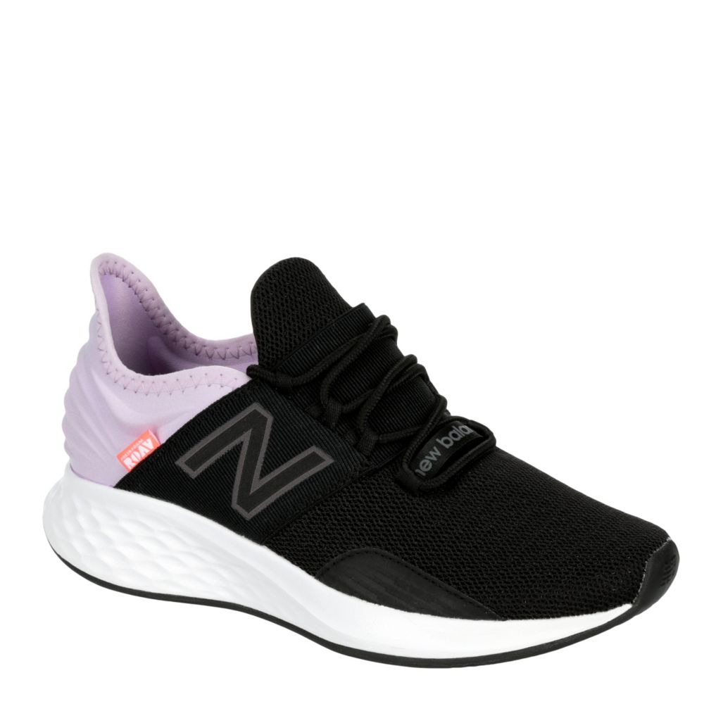 new balance black and pink running shoes