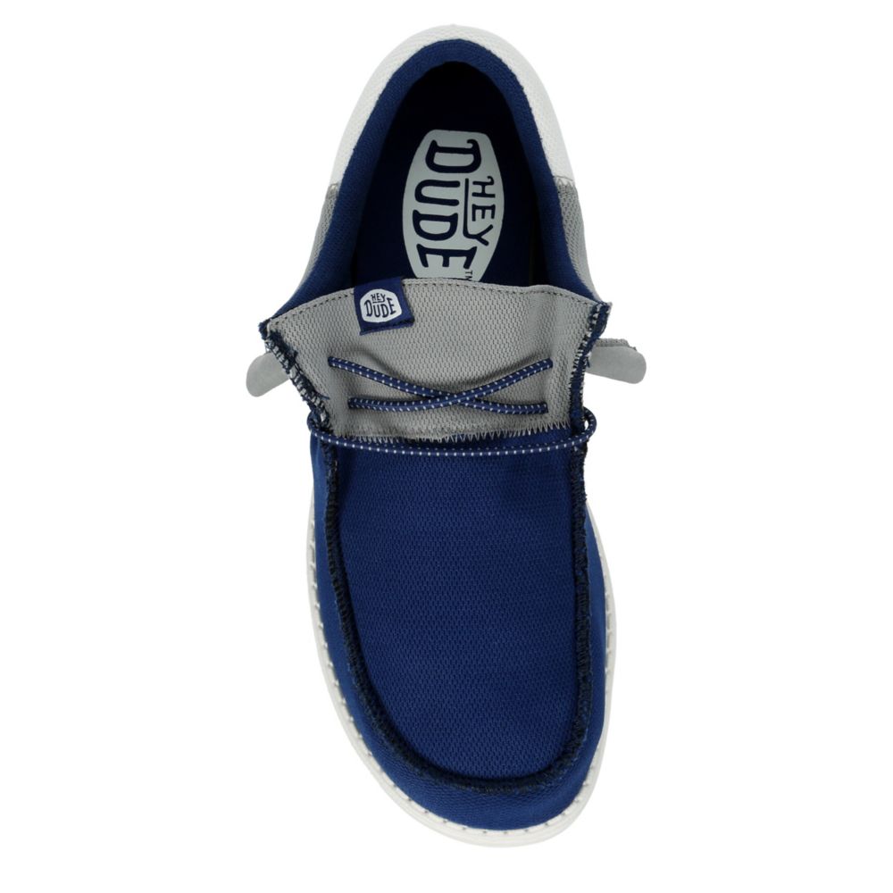 MENS WALLY TRI-VARSITY SLIP ON SNEAKER