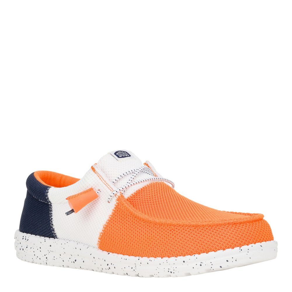 MENS WALLY TRI-VARSITY SLIP ON SNEAKER