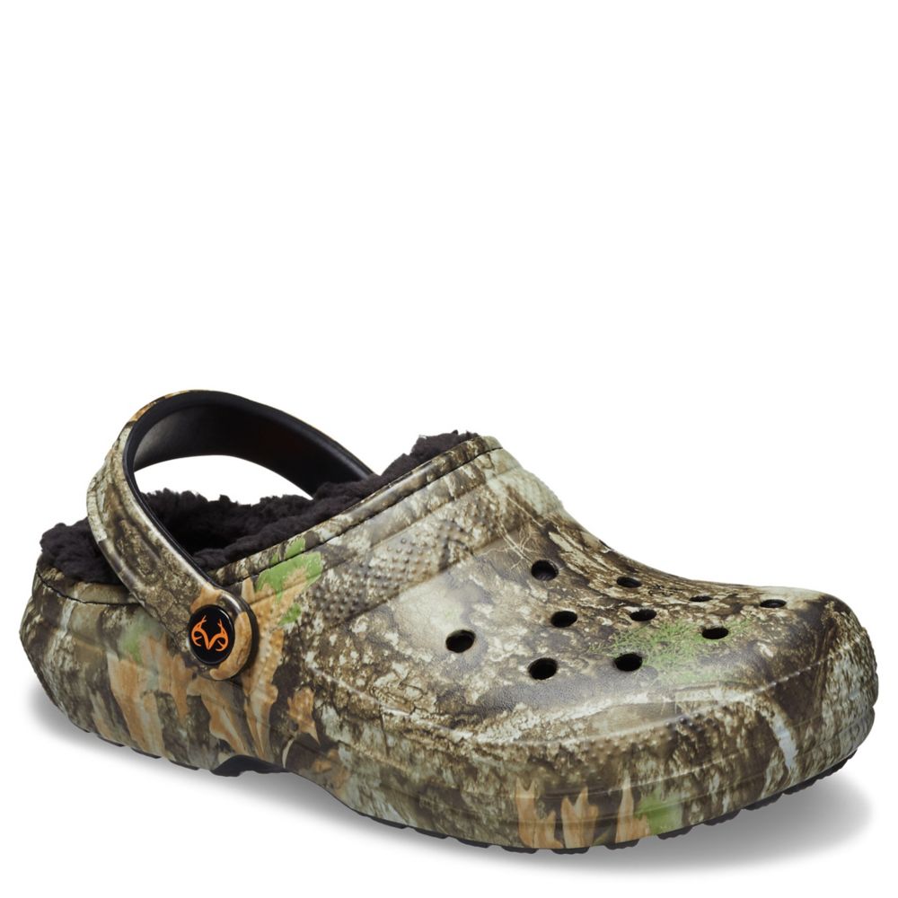 Camo crocs near me best sale