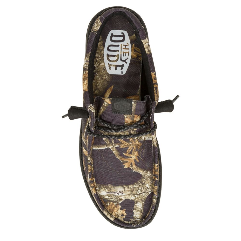 MENS WALLY REALTREE EDGE COLORS SLIP ON SNEAKER