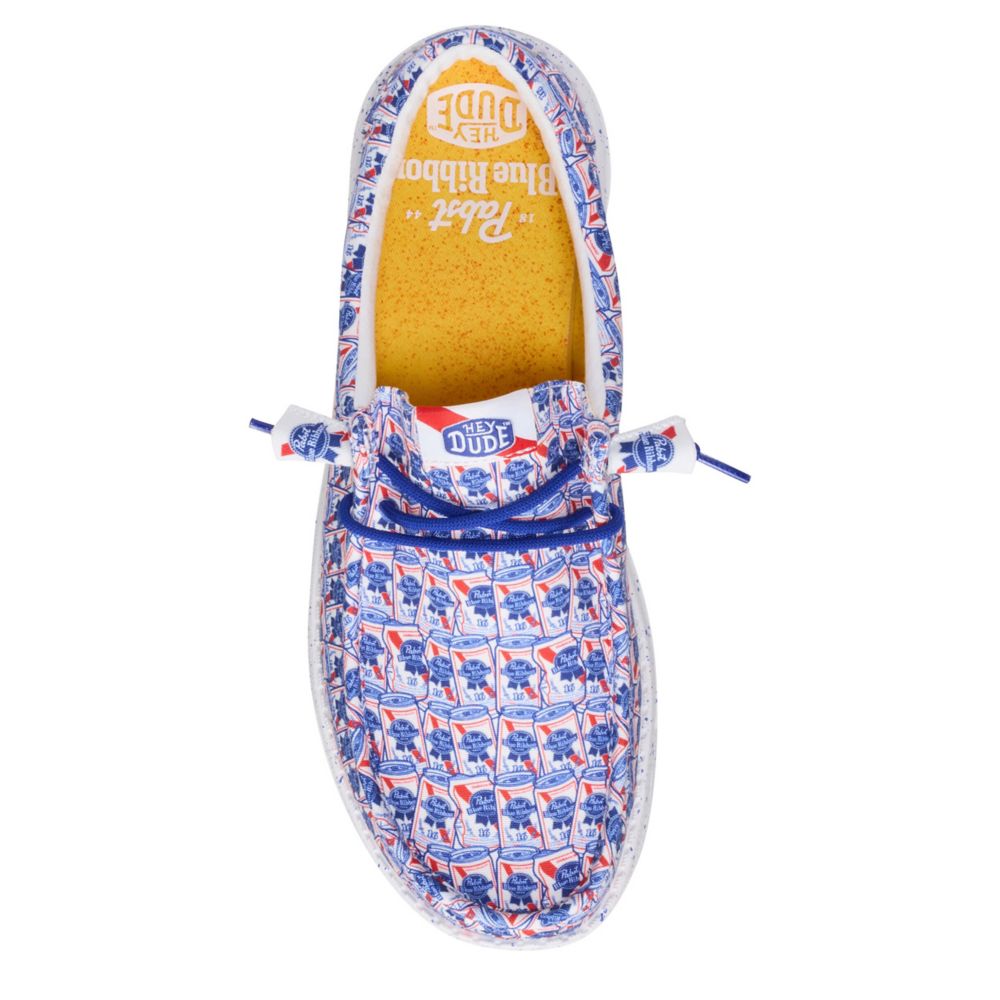HEYDUDE MENS WALLY PABST BLUE RIBBON SLIP ON SNEAKER - RED