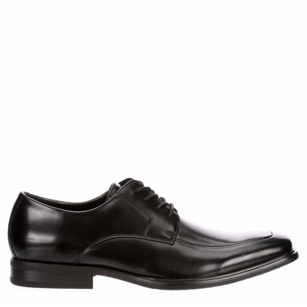 bostonian shoes store locator