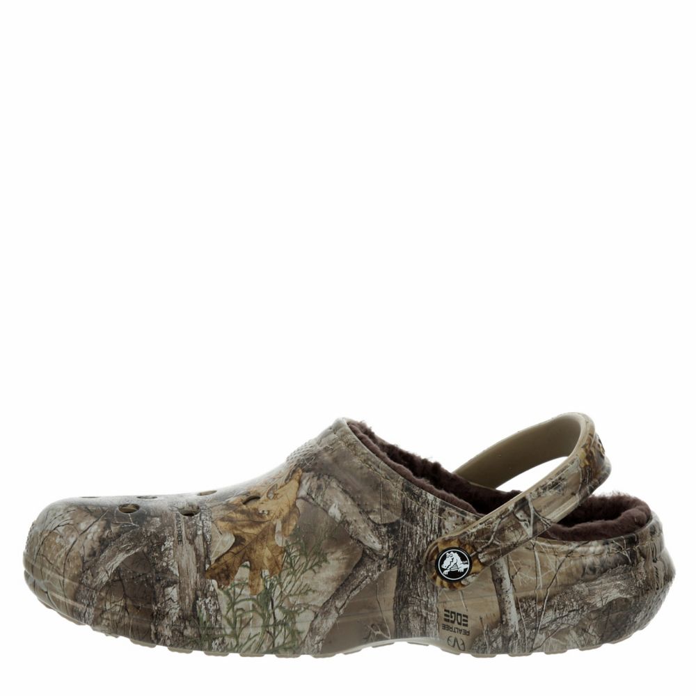 camo fuzzy crocs mens