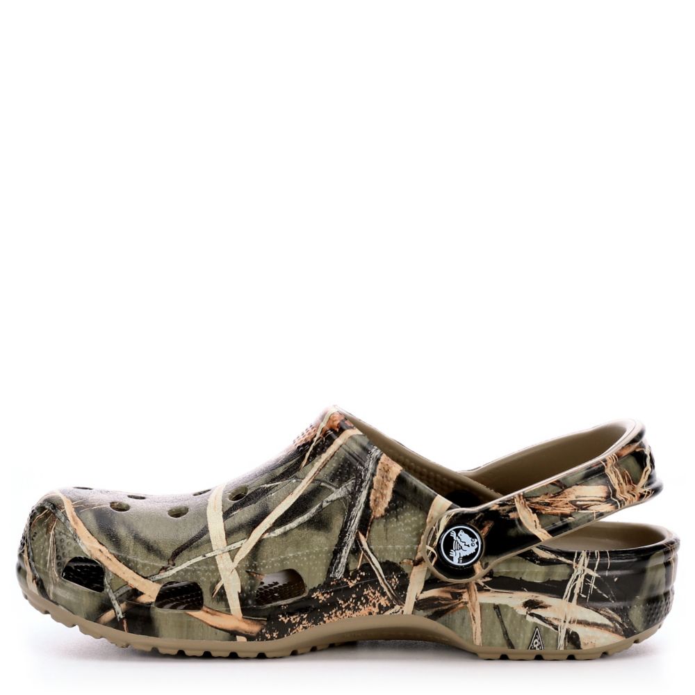 boys realtree crocs