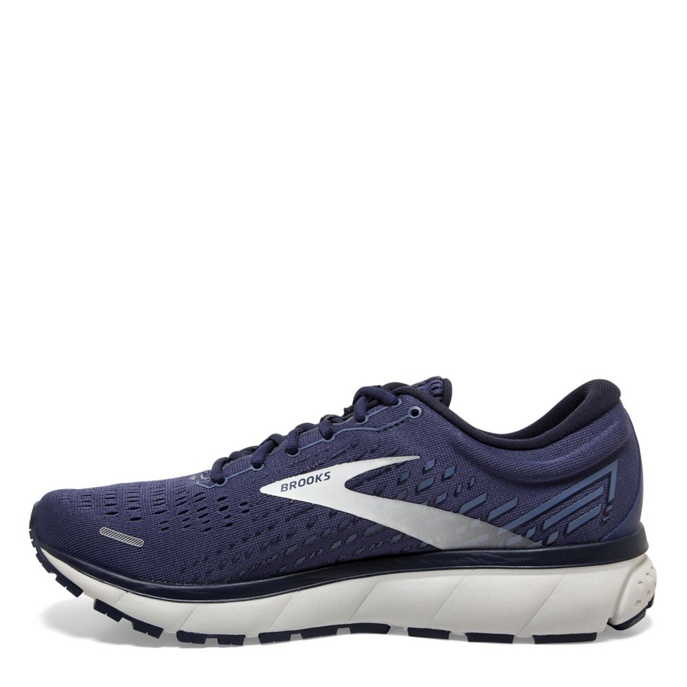 brooks shoes wide width