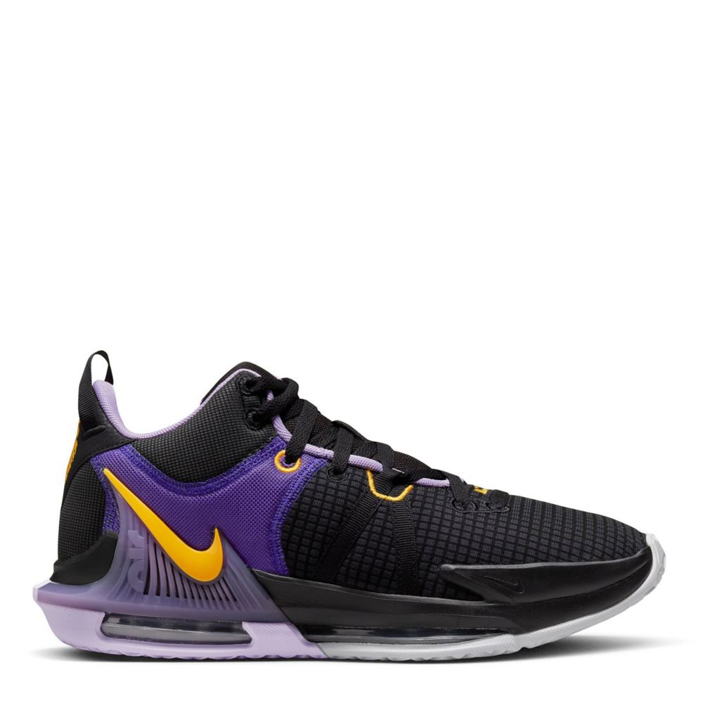 Lebron basketball clearance shoes black